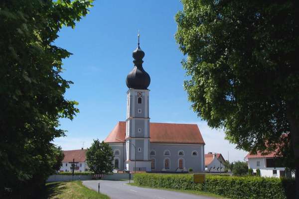 Pfarrkirche Niederleierndorf