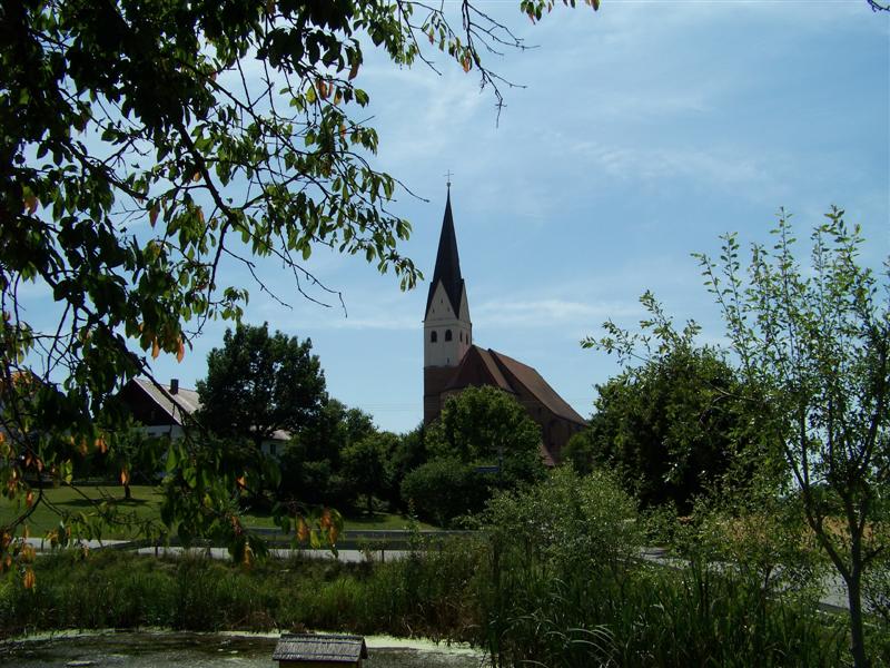 Kirche Mari Himmelfahrt in Feldkirchen bei Geisenhausen